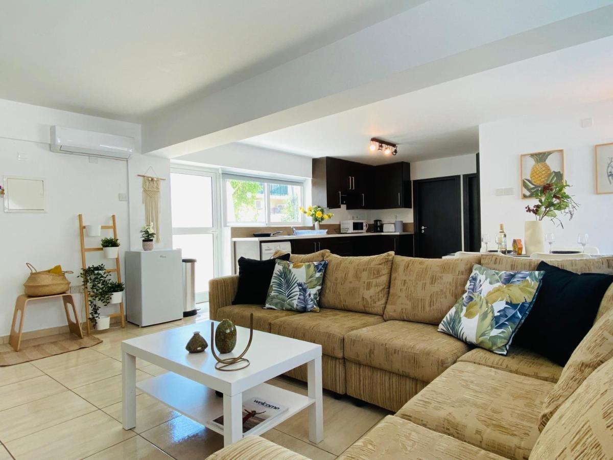 Serena'S 2-Br Apartment In ลาร์นาคา ภายนอก รูปภาพ