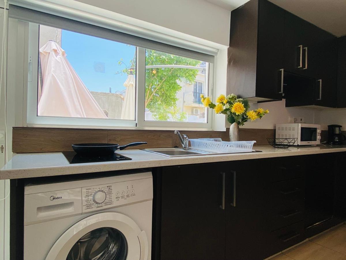 Serena'S 2-Br Apartment In ลาร์นาคา ภายนอก รูปภาพ